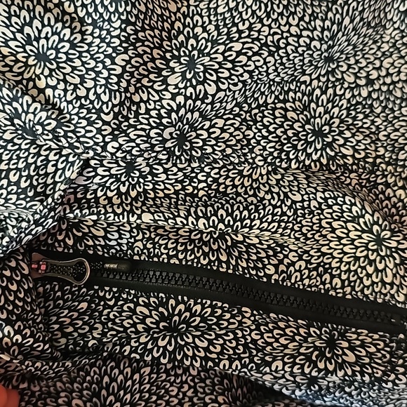 209. Lululemon Spring Forward Jacket - Picture 5 of 12